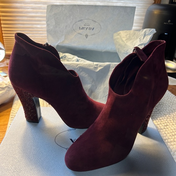 NEW IN BOX - Prada Suede Burgundy  Boots with Glitter Heel - Size 37 - Picture 6 of 7